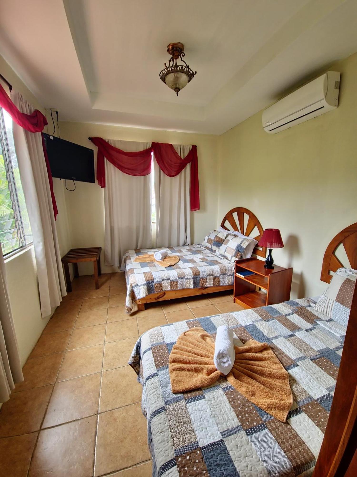 Hotel Diuwak Dominical Zewnętrze zdjęcie